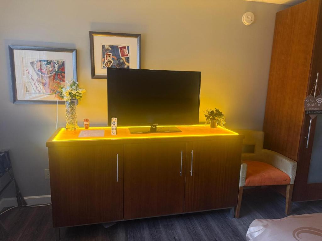 Naval Suites by FairBridge - Habitación Privada Dos Queens
