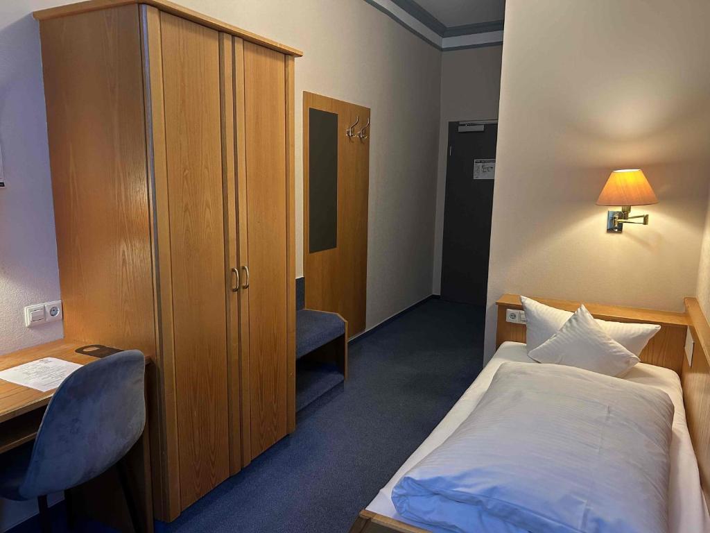 Hotel Adler - Standard Single Room