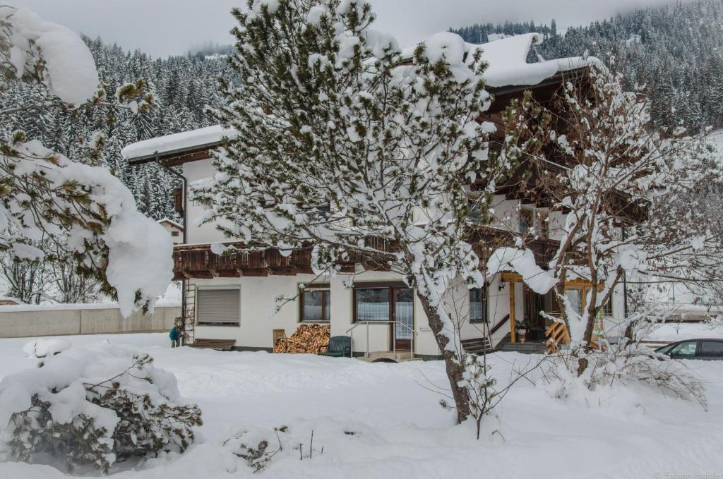 Haus Kristall v zimě