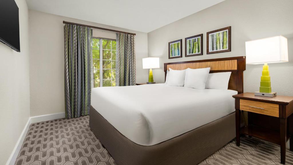 Holiday Inn Club Vacations at Desert Club Resort, an IHG Hotel - 