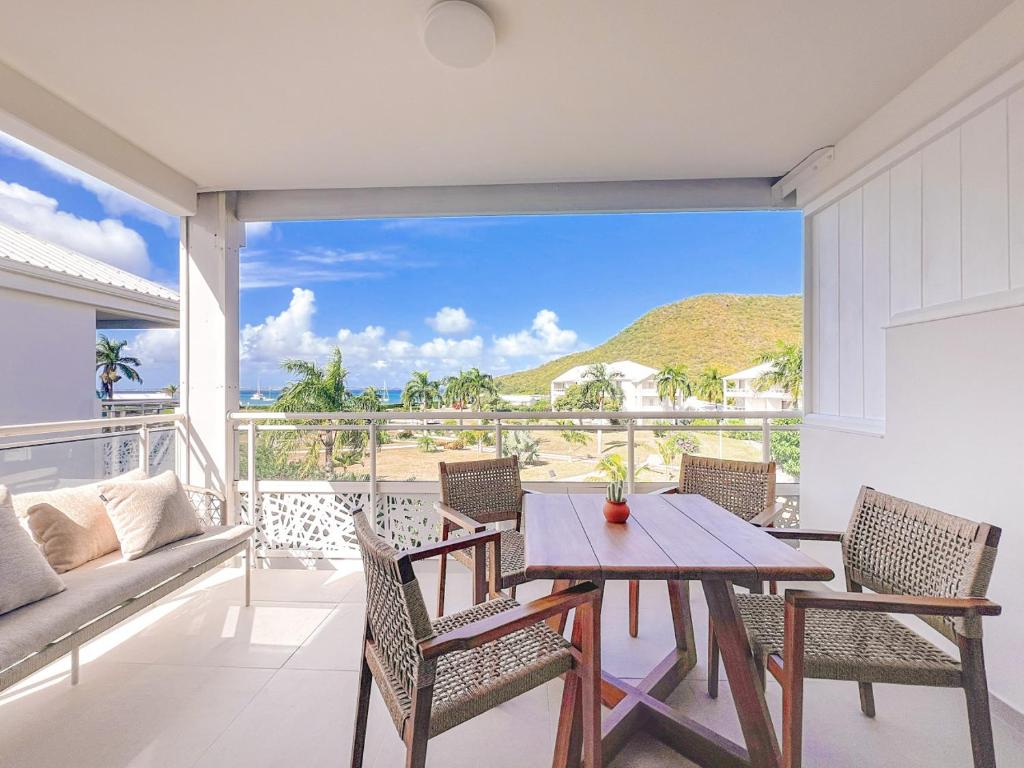 Ti Palm Studio Peaceful Setting Walking Distance to the Beach