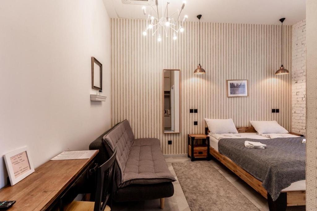 Domestic House Lola - 1