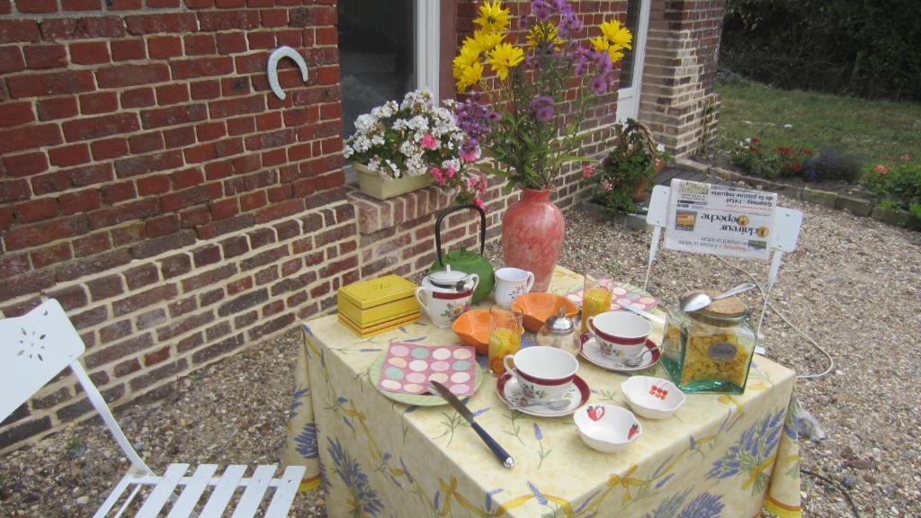 Les Trois Pommiers - Double Room With Garden View