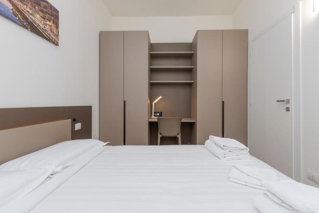 I-Host - Modern B&B Citylife Bovisa