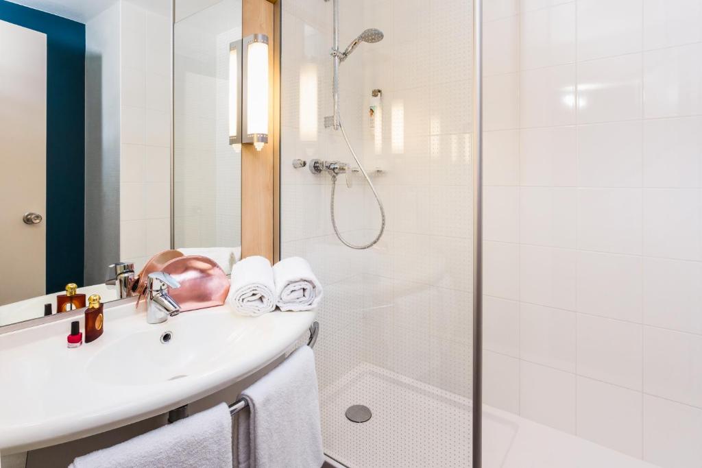 Ibis Paris Nord Villepinte Parc des Expositions - 2 Habitaciones Adyacentes