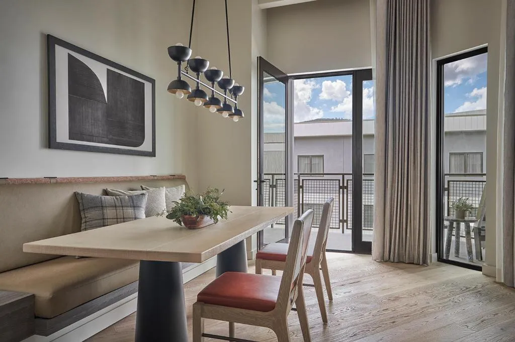 Three Bedroom Peak 2 Kings/Bunks Residence