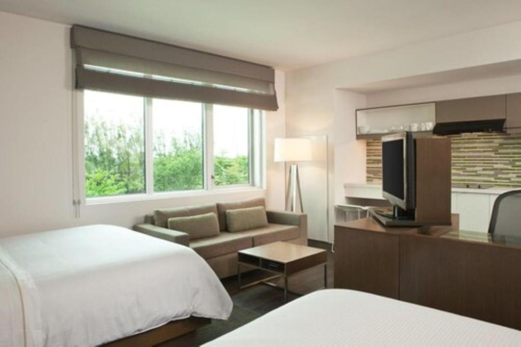 Element Miami International Airport - 