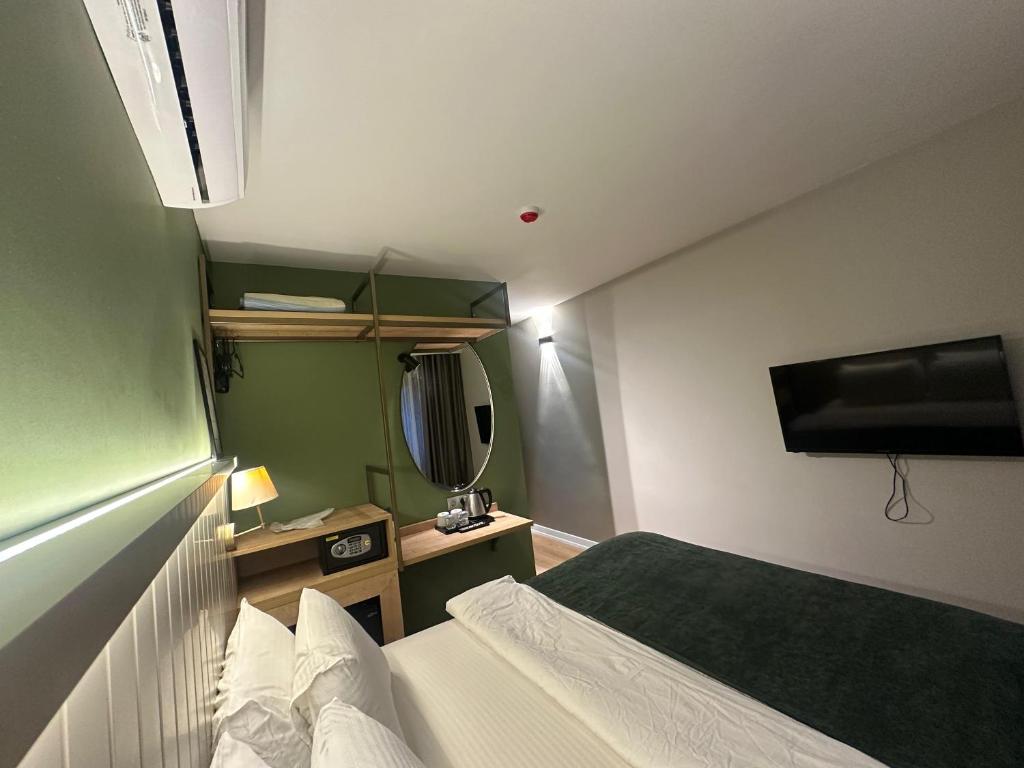 OTTO X Hotel - Large Double Room