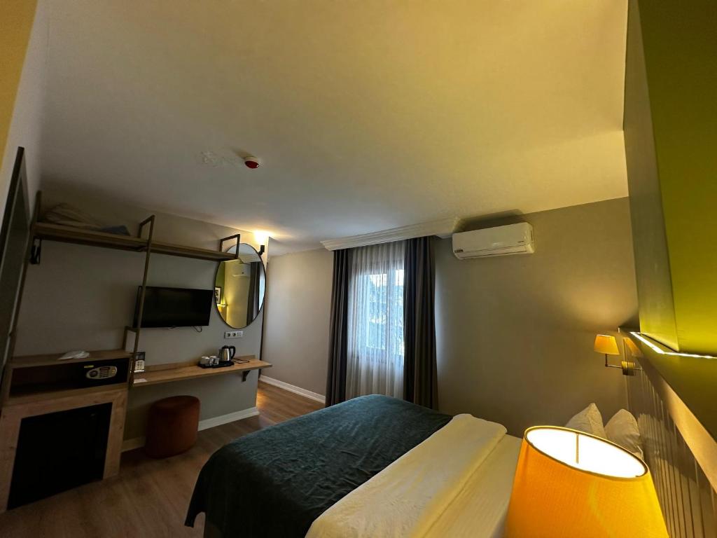 OTTO X Hotel - Deluxe Double Room With Balcony