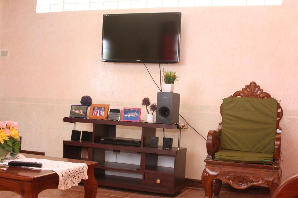 TV a/nebo společenská místnost v ubytování Mayoyao View Inn