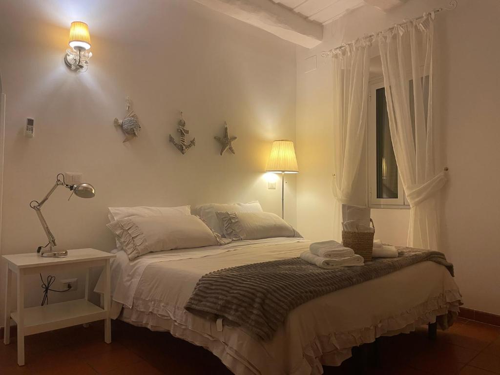 Little Medieval House Nettuno - Housity