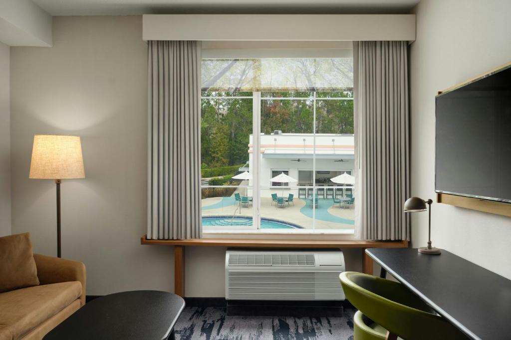 Fairfield by Marriott Inn & Suites Orlando at FLAMINGO CROSSINGS® Town Center photo