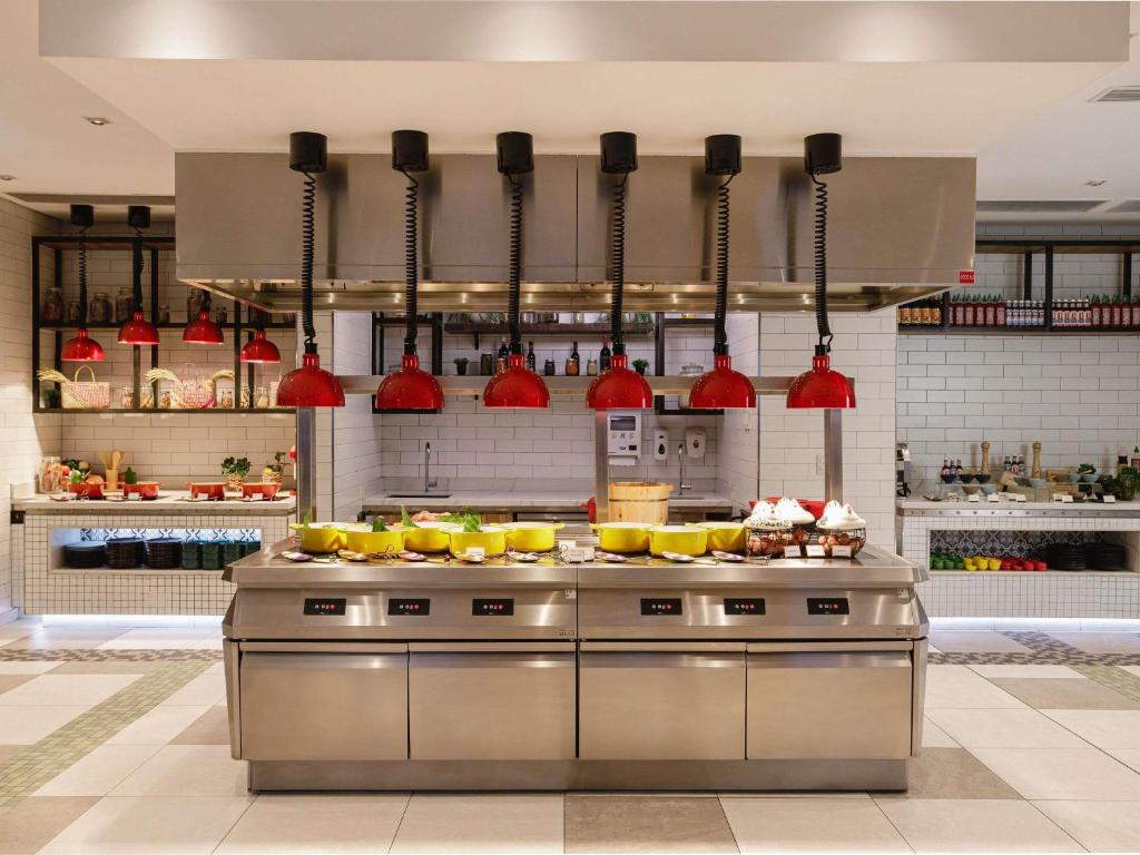ibis Styles Manila Araneta City photo
