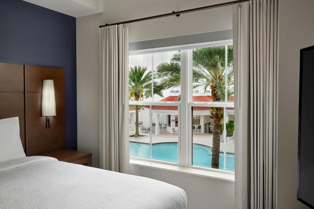 Residence Inn by Marriott Orlando at FLAMINGO CROSSINGS Town Center - 