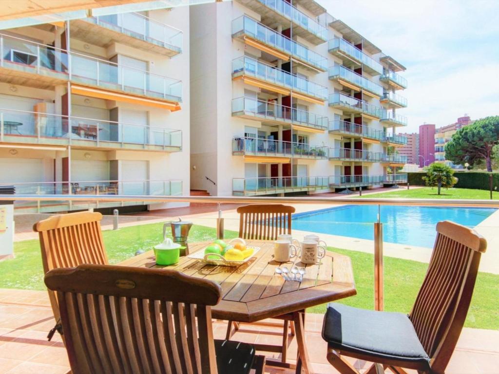 Apartamento Familiar con Parking y Aire Acondicionado en Roses - ES-258-180