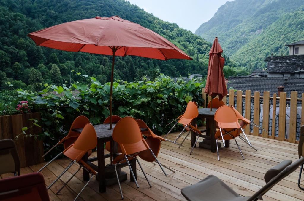 Nespecifikovaný výhled na hory nebo výhled na hory při pohledu z hotelu