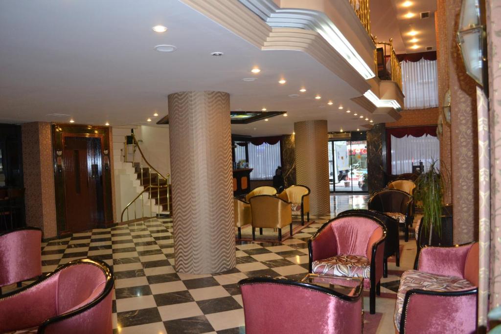 Зона вітальні в Tayhan Hotel
