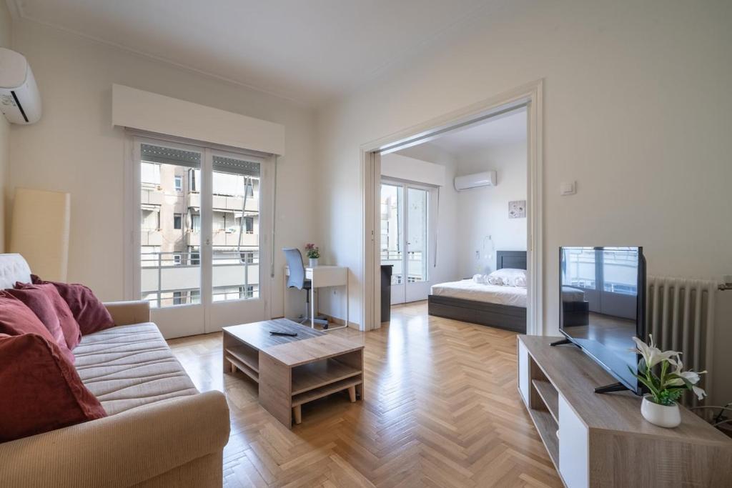 Nea Smyrni 1 BDRM - Links To City Center by ΜΡS