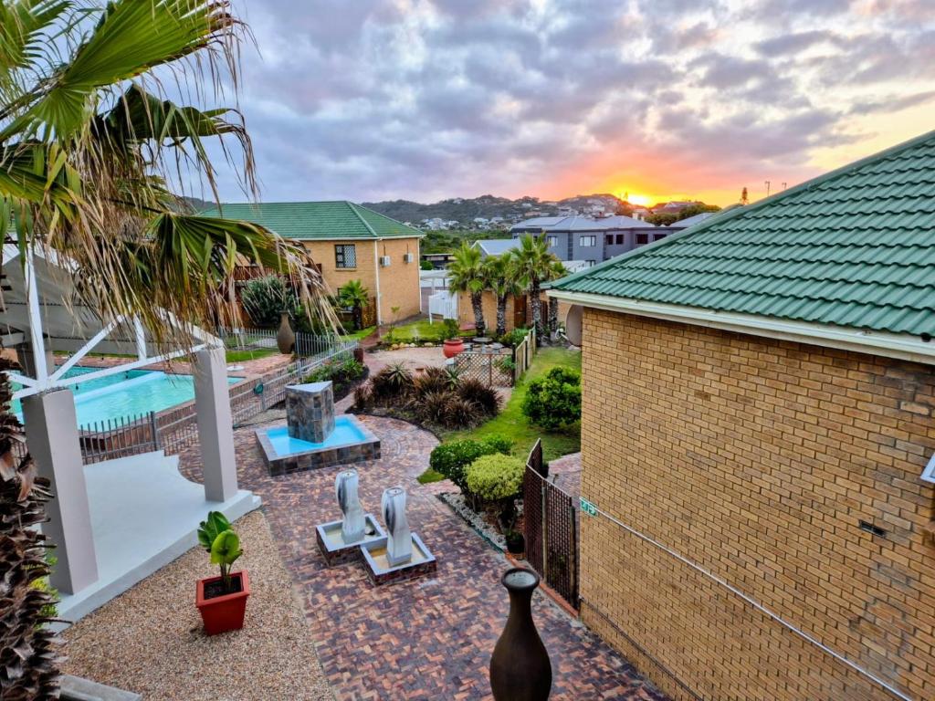 an image of a backyard with a swimming pool at Sedgefield in Sedgefield