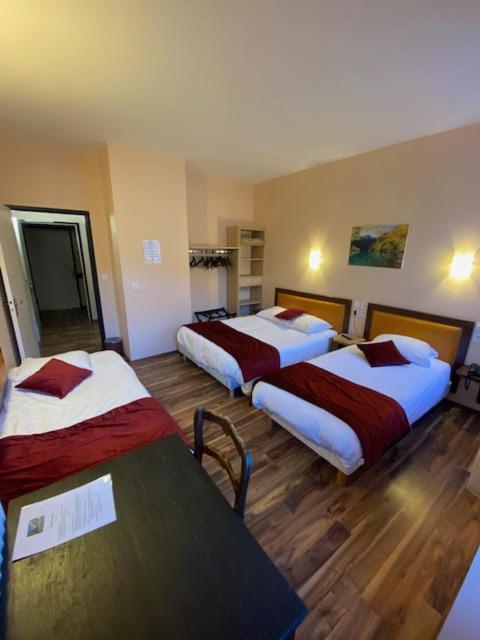 Logis Hôtel Restaurant de la Poste - Habitación Cuádruple Superior