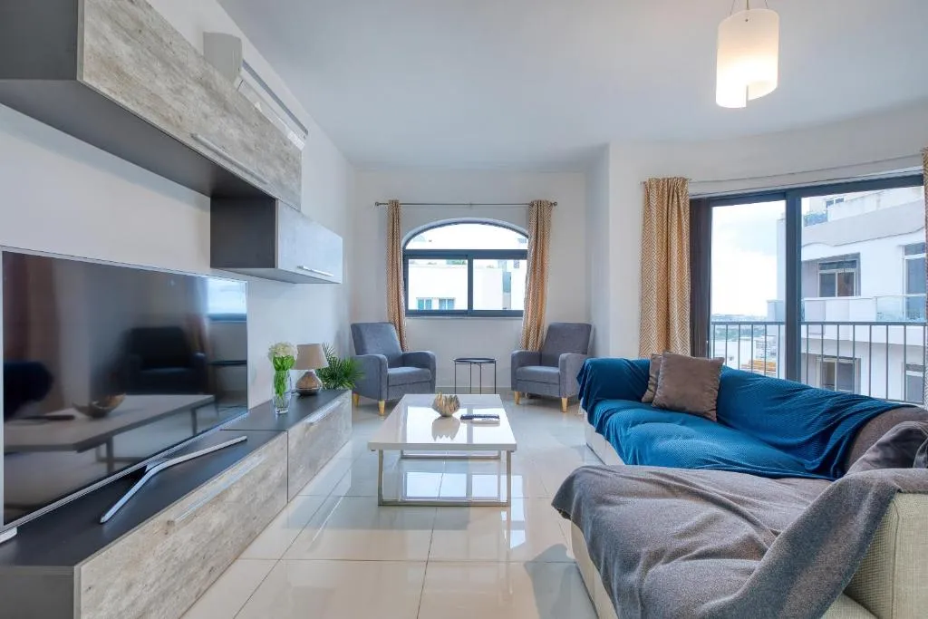 Bright, modern & spacious 3 bedroom apartment MMIC1-1
