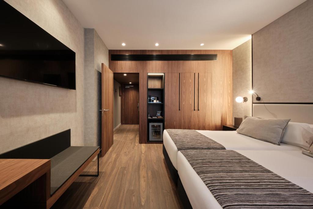 Catalonia Barcelona Plaza - 15