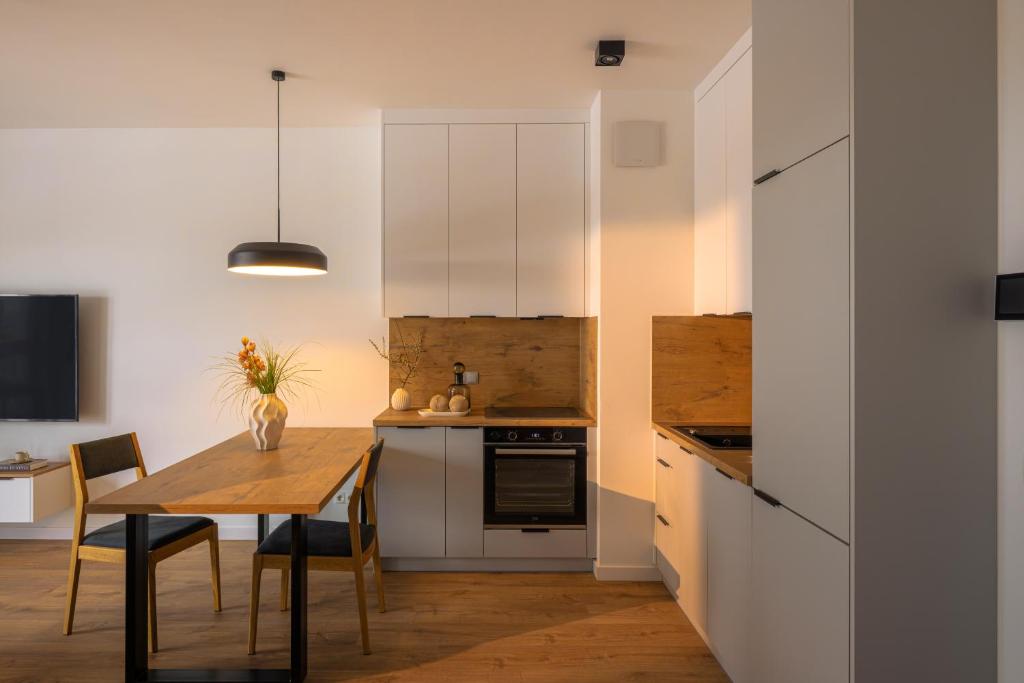 Apartamenty Lew Invest obok Rynku Głównego, Parking w cenie - 4