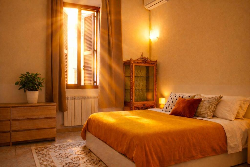 WHOLE HOLIDAY HOME APARTMENT FANTASTIC CIVITAVECCHIA da Pamino & Priscilla con due Camere letto! - Housity