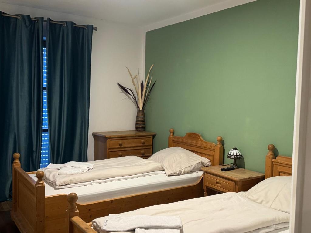 Weissenfelder Guest House & Restaurant - Twin Room With Balcony