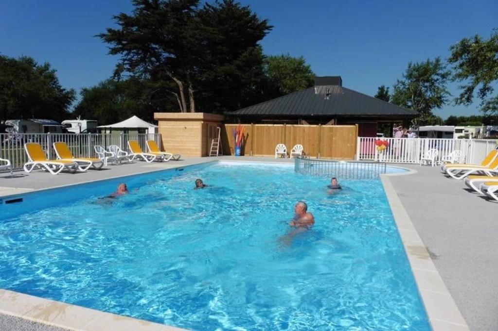 ZEcamping 3 étoiles animaux acceptés avec piscine chauffée à Guérande