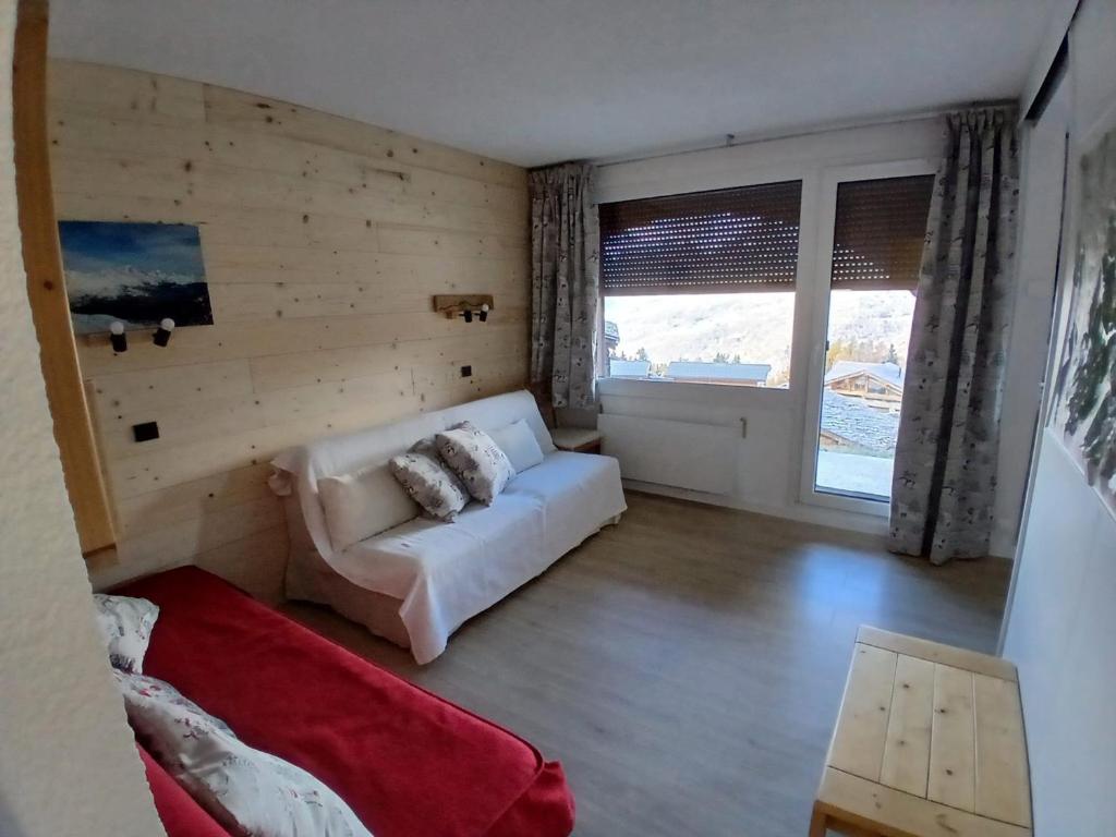 Appartement rénové 6 pers, vue montagne, proche pistes