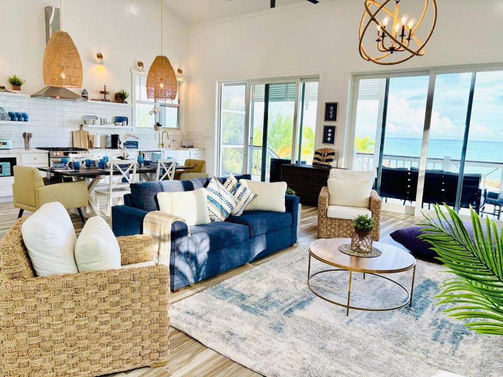 Barefoot Luxury & Private Beach Triton Beach House