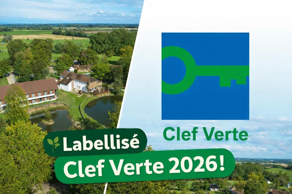 an image of a real estate discount sign with a house at Cottages Du Domaine Du Marquenterre in Saint-Quentin-en-Tourmont