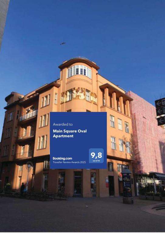 Main Square Oval Apartment - 1