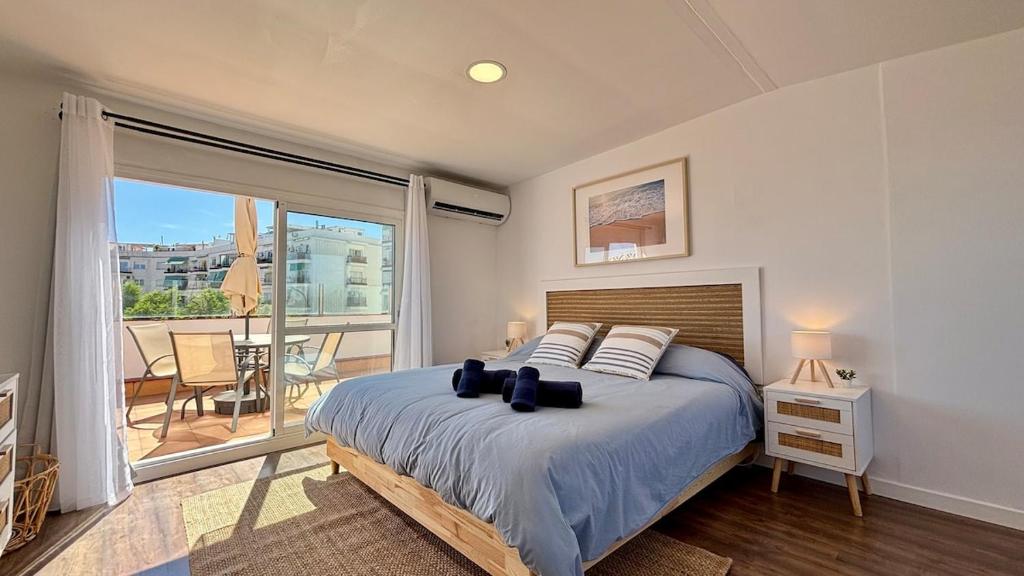 Playamar Modern Duplex Penthouse, 2 terraces, pool