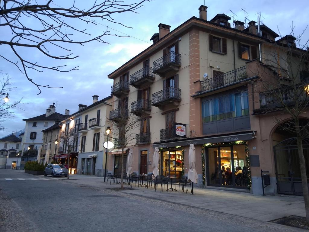 a building on the side of a street at Affittacamere Ossola in Domodossola