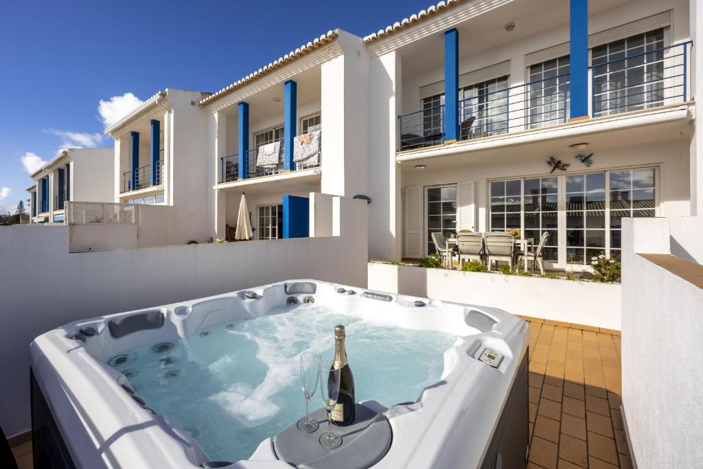 Casa Baía da Vida by CoolHouses
