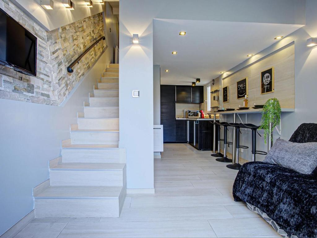 Maisonette avec cours privative dans residence securisée avec Piscine