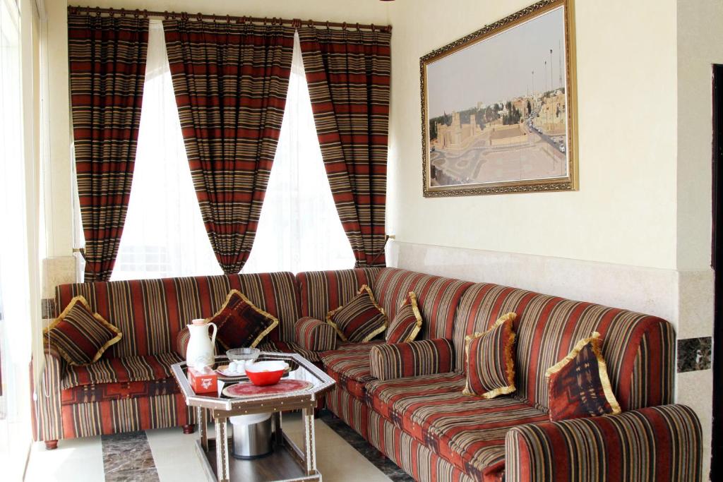 Posezení v ubytování Dar Al Khaleej Hotel Apartments