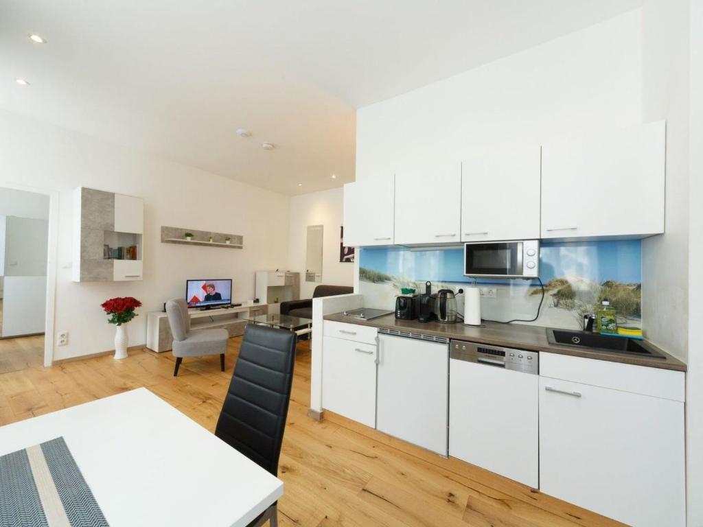 Apartment in Fünfhaus mit Garten by Interhome