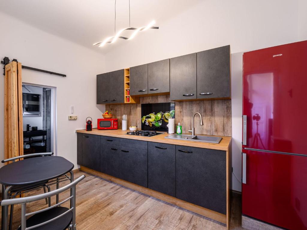 Apartment Top at Park- zentrales Appartement inkl- Parkplatz by Interhome