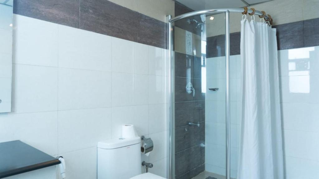 The Avenue Hotel & Suites photo