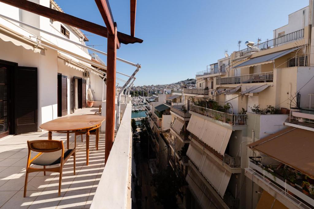 Seaside Dublex with 2 Large Terraces Walk to the Beach