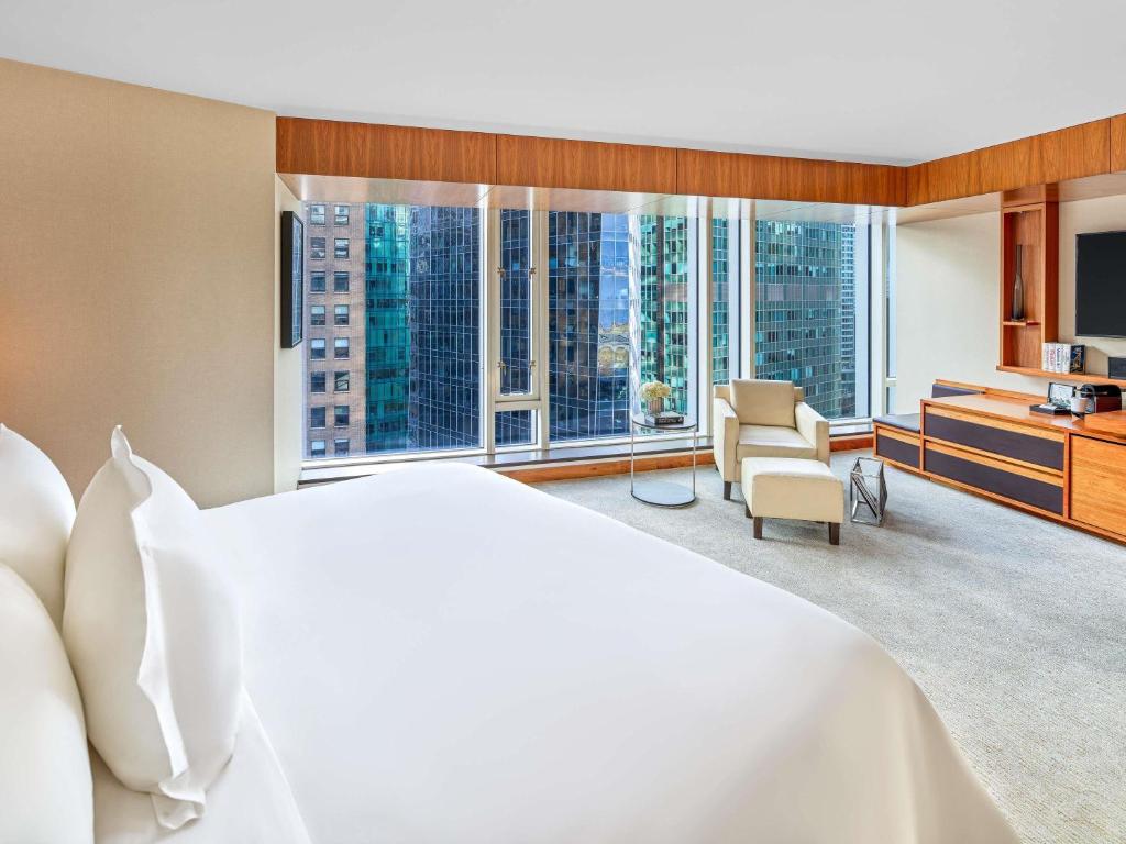 Fairmont Pacific Rim photo 2