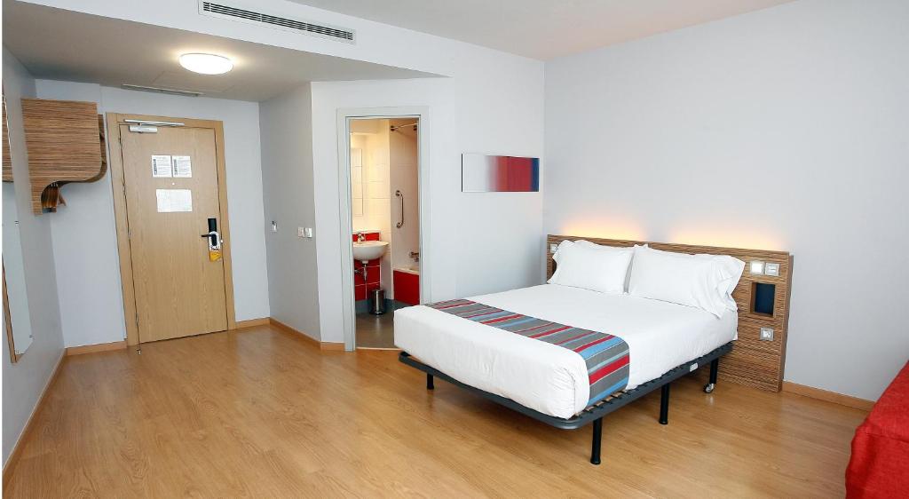 Travelodge Valencia Aeropuerto, Manises – Precios ...