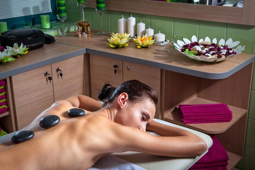 Spaa ja/või tervisekeskus majutusasutuses Hotel Alexander