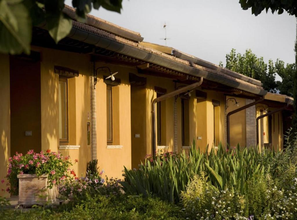 Ogród w obiekcie Il Baio Relais & Natural Spa