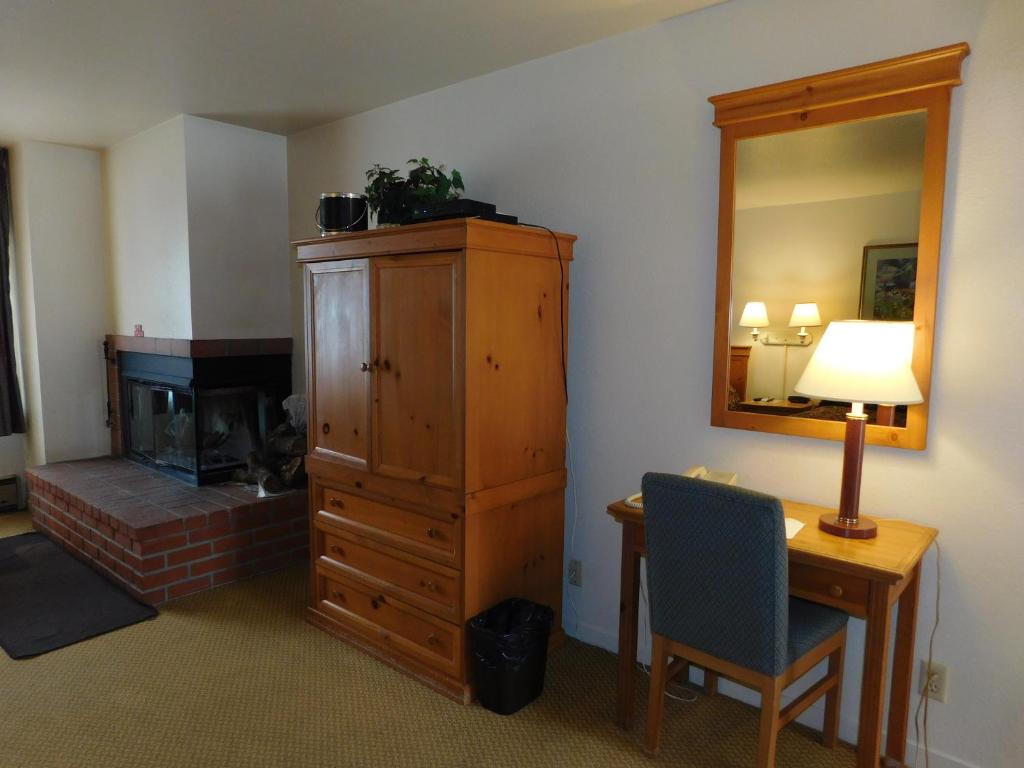 Pacific Gardens Inn photo