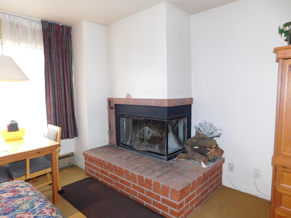 Pacific Gardens Inn photo