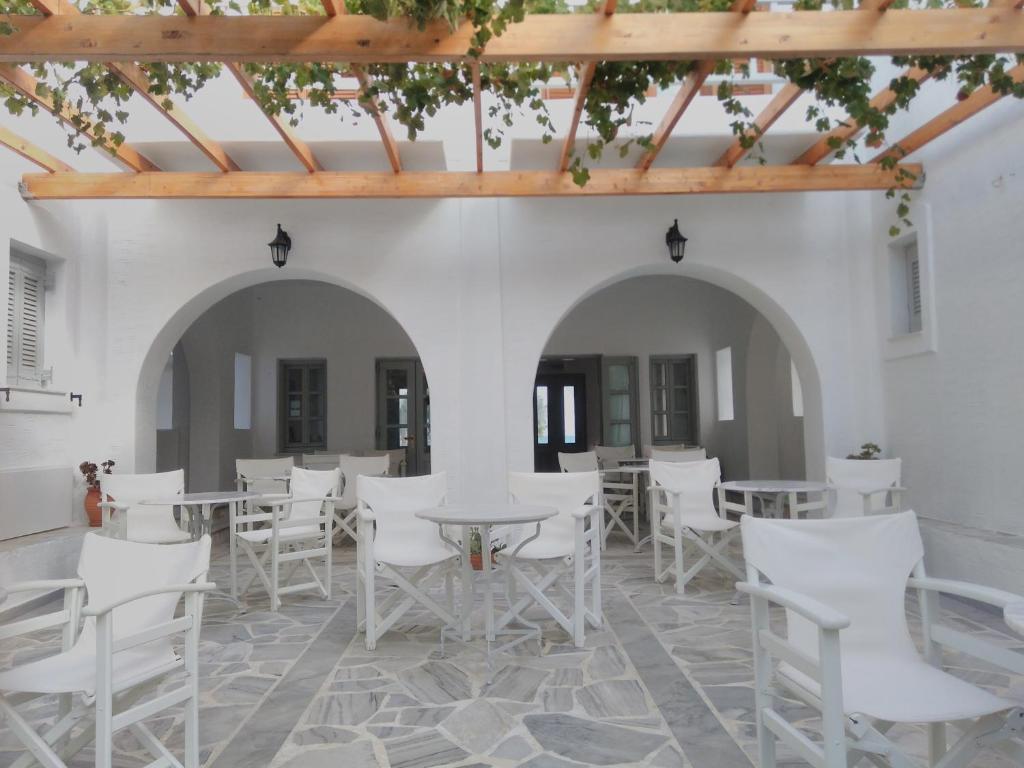 Restaurace v ubytování Roussos Beach Hotel